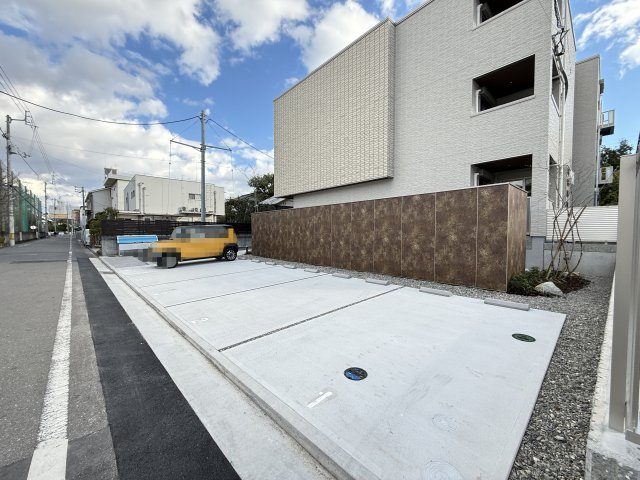 ファルコ鷹匠の駐車場