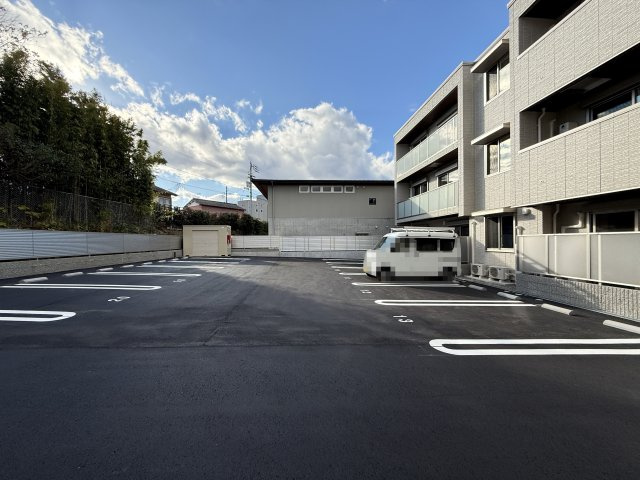 ファルコ鷹匠の駐車場