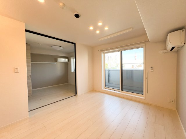 ファルコ鷹匠の居間・リビング