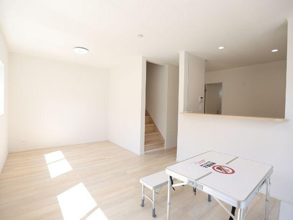 泉町第1-1号棟の居間・リビング|家族とゆったりした時間を過ごせる空間♪