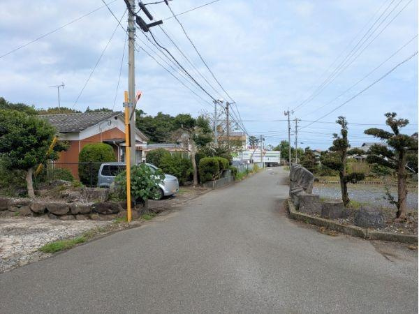細　土地の前面道路含む現地写真