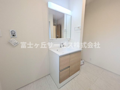 【独立洗面台】 | 磐田市大原 3期 新築一戸建て 1号棟 | 独立洗面台です