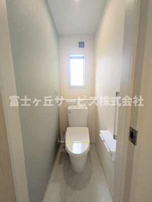 【トイレ】 | 磐田市大原 3期 新築一戸建て 1号棟 | トイレです