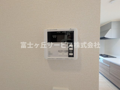 【発電・温水設備】 | 磐田市大原 3期 新築一戸建て 1号棟 | 温水設備です