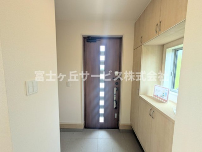 【玄関】 | 磐田市大原 3期 新築一戸建て 1号棟 | 玄関です