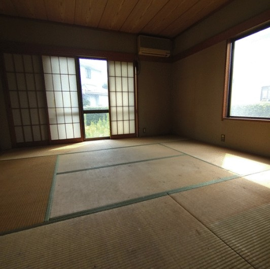 【中古】比企郡川島町八幡中古住宅の和室|落ち着いた雰囲気の和室付きです