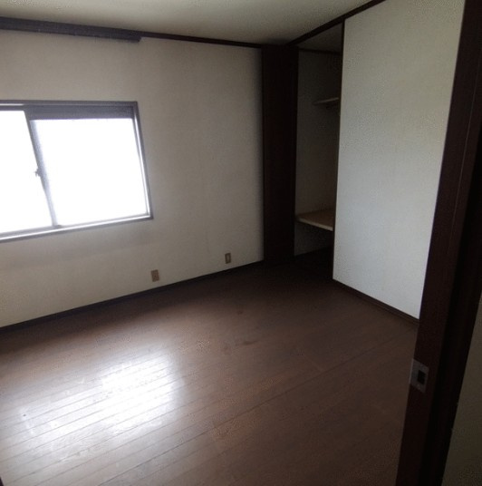 【中古】比企郡川島町八幡中古住宅の洋室|広々とした洋室です