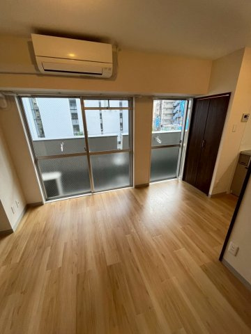 第2メゾン北梅田の居間・リビング