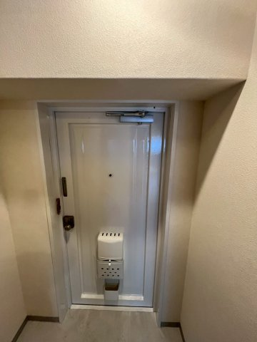 第2メゾン北梅田の玄関