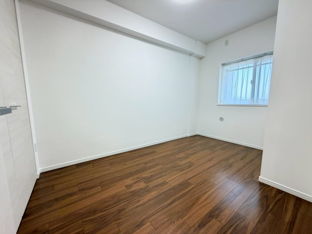 【洋室】 | 新規リフォーム　ザ・パークハウス府中南 | 子供部屋のクローゼットも標準設置！