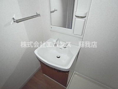 【独立洗面台】 | スプリングチェリーⅡ | 朝の身支度には欠かせない独立洗面化粧台