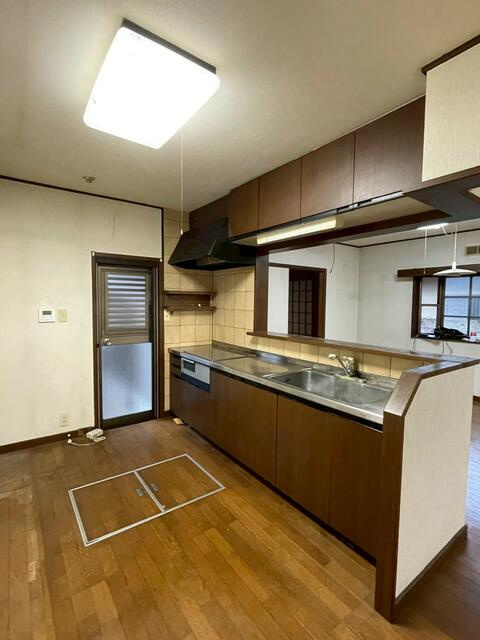 宇都宮市西川田５丁目　６ＬＤＫ　中古住宅のキッチン