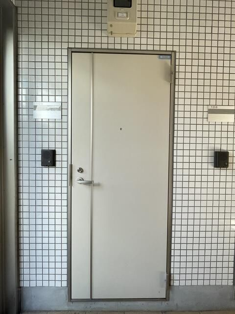 エステ阿佐ヶ谷の玄関