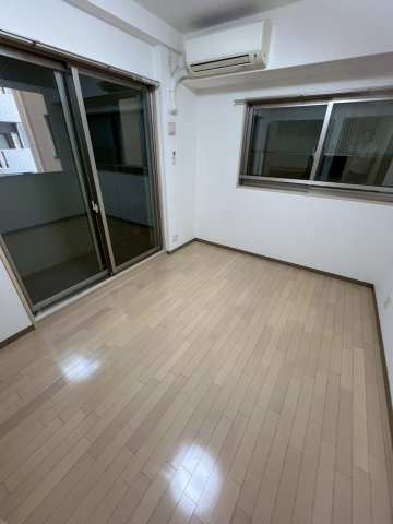 コンフォート大阪天満宮の居間・リビング