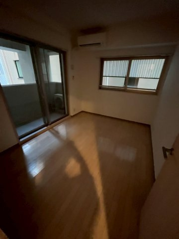 コンフォート大阪天満宮の居間・リビング