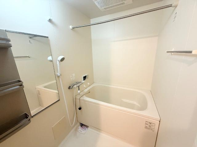 【浴室】 | ラ・ファミーユ　ＨＡ | バス