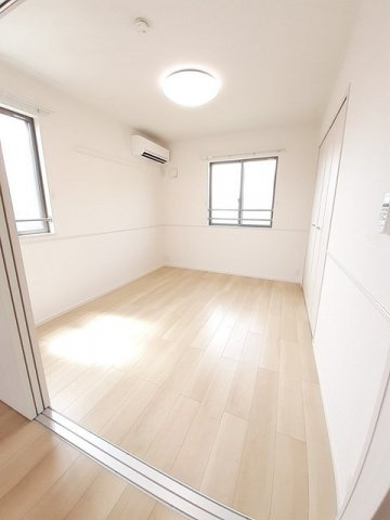 エレガンス光の内装