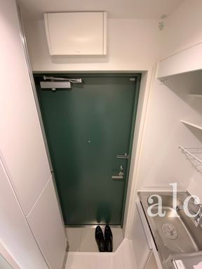 新宿区北新宿２丁目の賃貸マンションの玄関