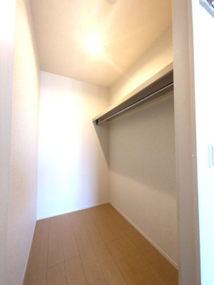 キッチンには小窓付