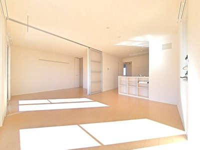 広々と快適に使える１２帖リビング