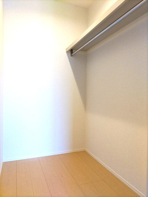 6.7帖洋室には収納に便利なウォークインクローゼット付