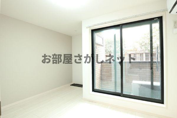 インスパーク本駒込【千石駅徒歩4分／12月下旬入居可】の居間・リビング