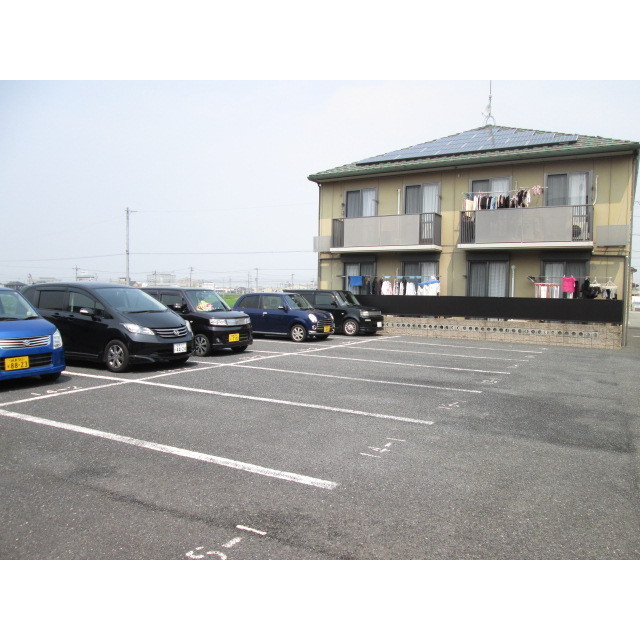 ファミーユ高桑　Ａ棟Ｂ棟の駐車場