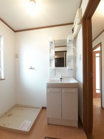 ボンレーブⅡの洗面所|忙しい朝には欠かせない洗面所です