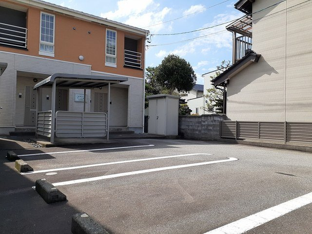 パルティールの駐車場|駐車スペースもあります