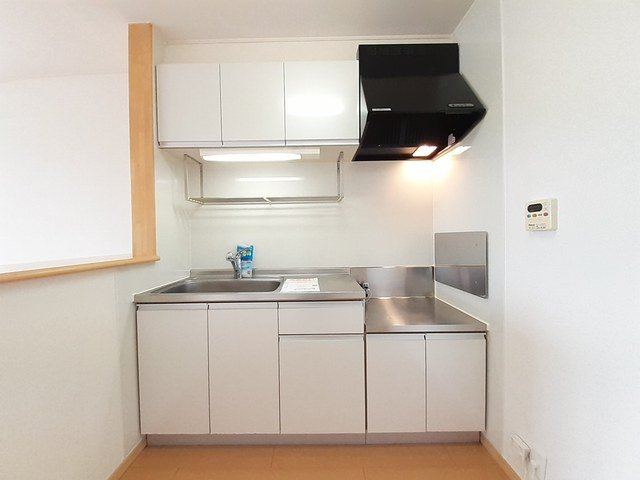 アピュエースのキッチン|コンパクトなキッチンで掃除もラクラク