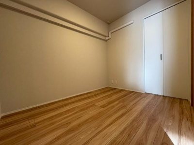 【洋室】 | 日商岩井草加マンション | ●洋室4帖●