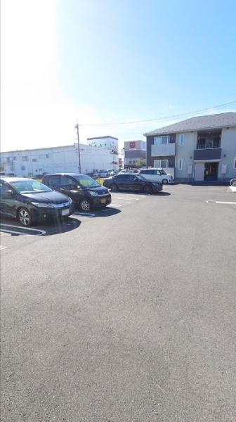 アベニーレ Ⅱの駐車場