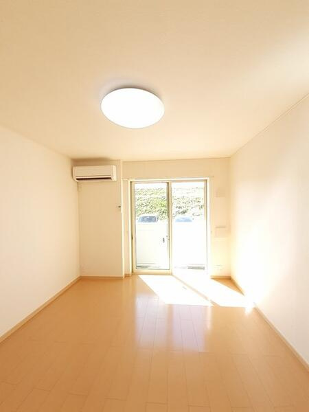 エレガンテ・カーサの洋室