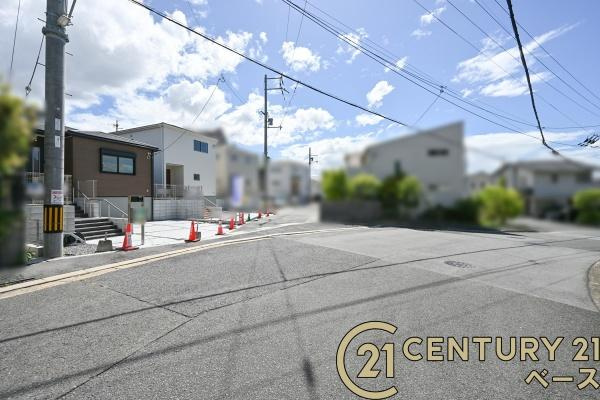 リーブルガーデン押熊町 ２号棟 ／新築一戸建の前面道路含む現地写真|■現地撮影写真■コンビニが徒歩圏内に近接しています。