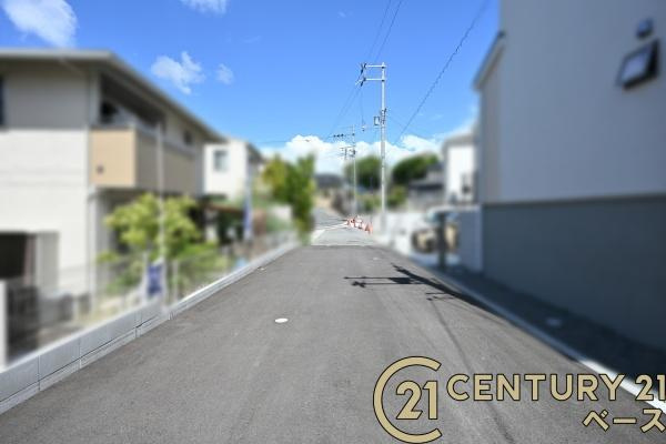 リーブルガーデン押熊町 ５号棟 ／新築一戸建の前面道路含む現地写真|■現地撮影写真■コンビニが徒歩圏内に近接しています。