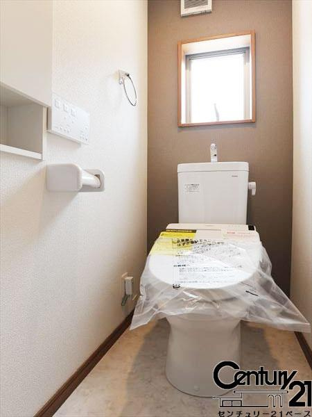 柏原市国分東条町の新築一戸建の内観：施工例|■１階・２階共にウォシュレット付きです！■
