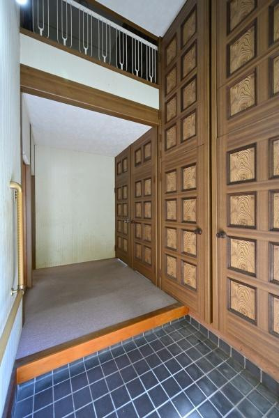 葛城市兵家の中古一戸建の玄関|■現地撮影写真■すっきりとした明るい玄関が家族やお客様を迎えてくれます！