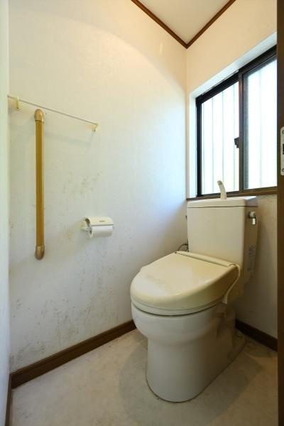 葛城市兵家の中古一戸建のトイレ|■現地撮影写真■清潔感ある綺麗なお手洗い！