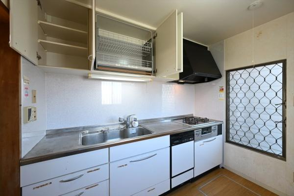 葛城市兵家の中古一戸建のキッチン|■現地撮影写真■収納力と使いやすさを追求したキッチンです！