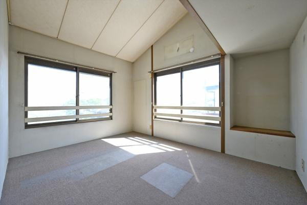 葛城市兵家の中古一戸建の洋室|■現地撮影写真■明るい雰囲気の洋室です！