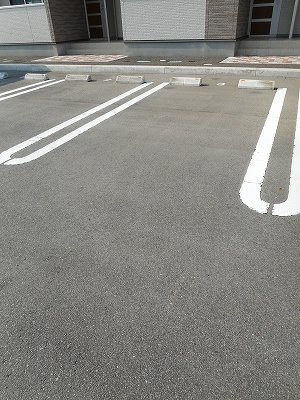 サンライズＡの駐車場