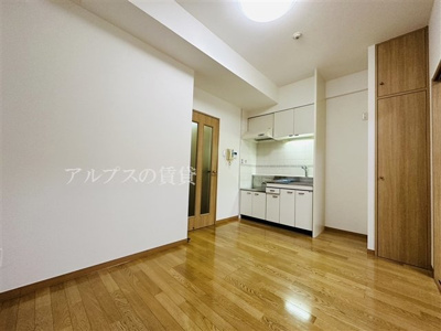 【居間・リビング】 | ラメゾン桜木町壱番館