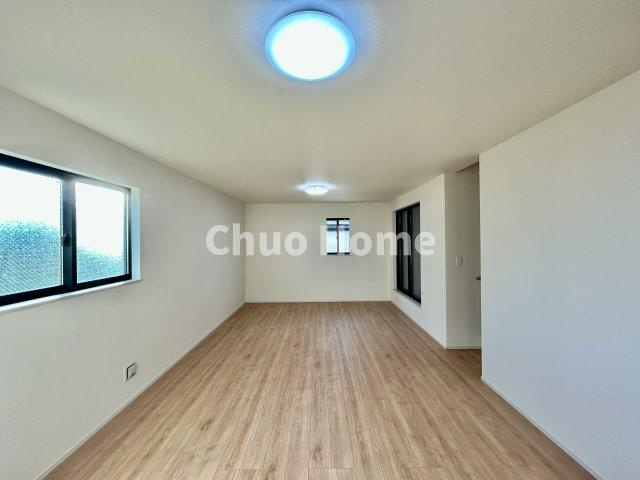 江戸川区東小岩1丁目新築分譲住宅の居間・リビング|リビングダイニング