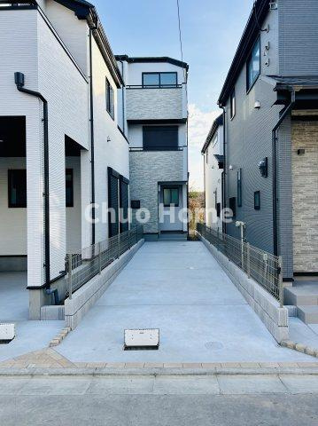 江戸川区東小岩1丁目新築分譲住宅の駐車場|カースペース