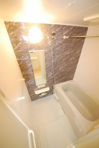 シャングリラＡの浴室