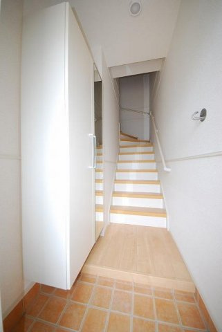 シャングリラＡの玄関