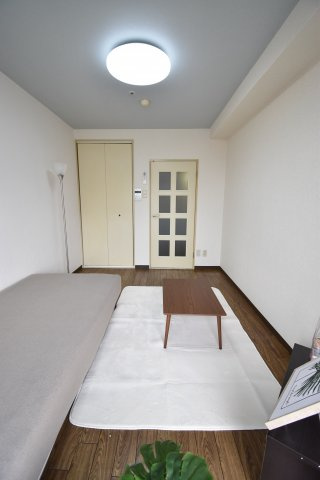 シティライフエステート難波南の洋室