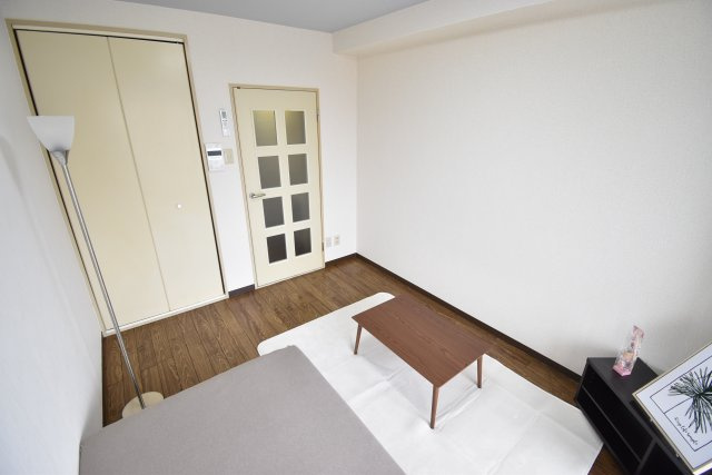 シティライフエステート難波南の洋室