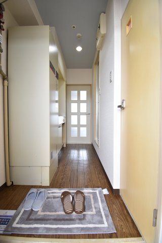 シティライフエステート難波南の玄関