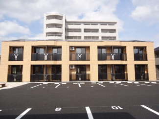 【駐車場】 | ウェルコート | 外観写真（昼）